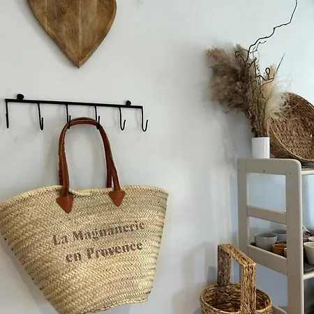 La Magnanerie En Provence *